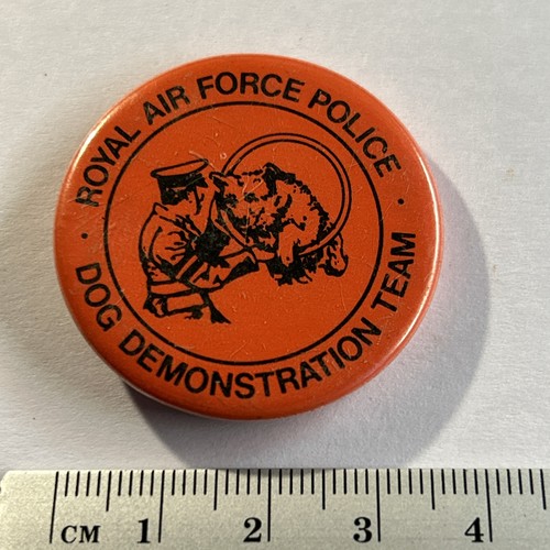 Collectible pin badge royal - pin,