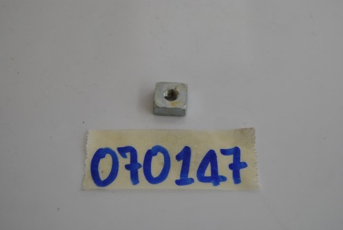 Square nut piaggio vespa - piaggio, et3
