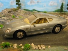 Maisto 1:40 scale Aston Martin DB7 detailed diecast model car