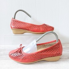 Pavers Shoes Size 6 Womens Red