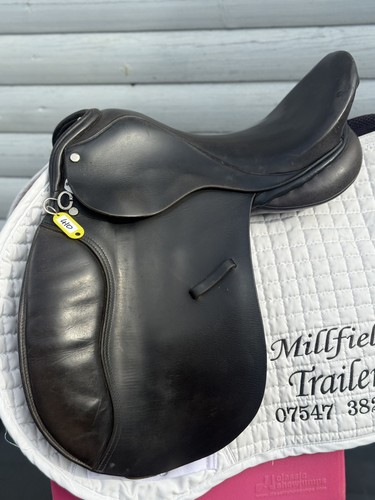 Black saddlery 5 - 16.5, 9