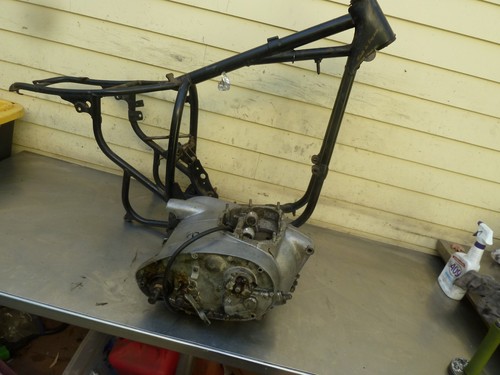 Frame with bottom - with, end