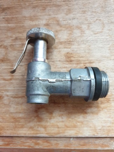 205 litre oil drum - oil, tap