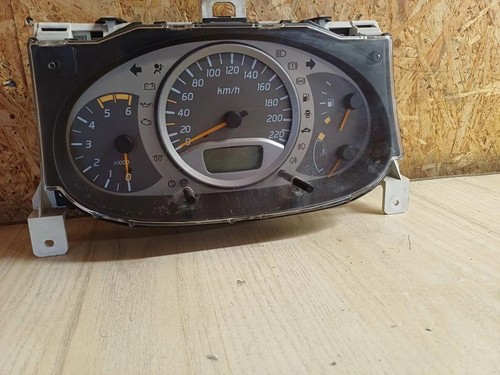 Nissan almera tino v10 - almera,
