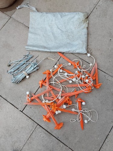 Plastic steel tent - steel, pegs