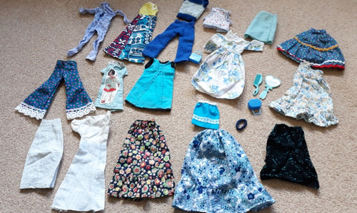 Lot vintage dolls clothes - lot,
