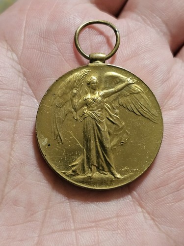 Ww1 victory medal king - victory, essex