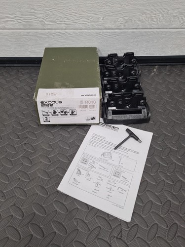 Exodus roof bar fitting - roof,