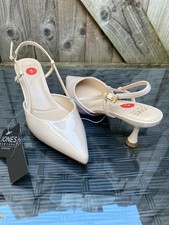 NEW JONES NEW YORK CREAM FAUX LEATHER PATENT KITTEN HEEL SANDALS UK5.5/EU38.5