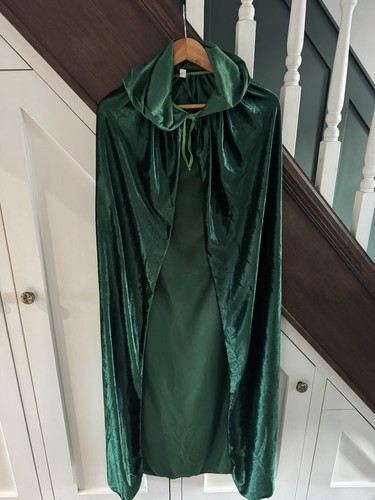 Green velvet cloaks traitors - green,