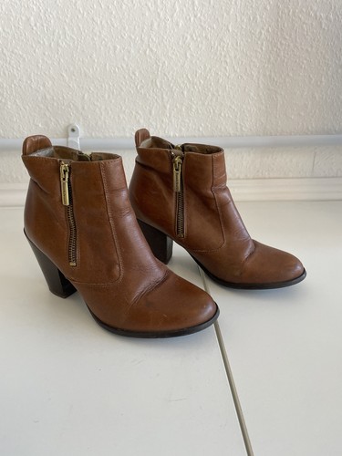 Russell bromley brown - russell, &