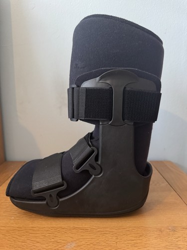 Short walking boot size small - walking,