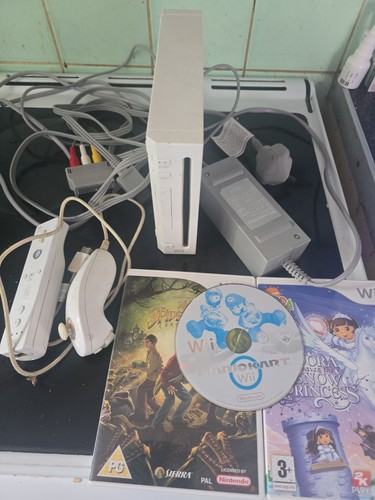 Nintendo wii console - nintendo,