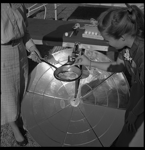 Photo solar cooker women - photo:solar,