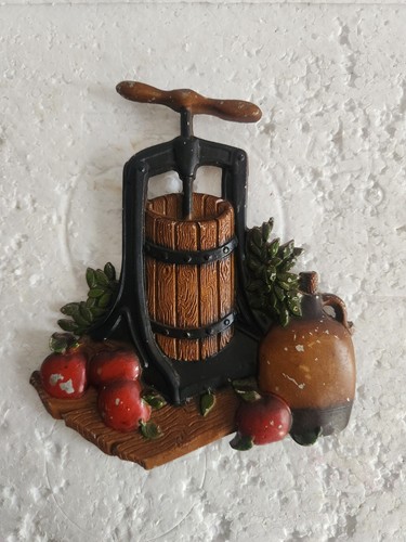 Vintage homco cast - metal, wall