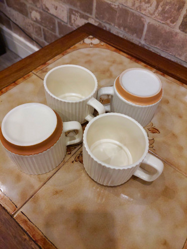 Set ceramic coffee mugs - of,