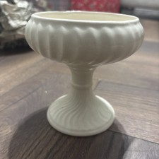 WHITE RIBBED DARTMOUTH POTTERY