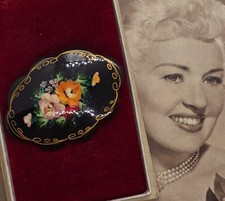 VINTAGE BROOCH RUSSIAN LAQUER FLORAL DESIGN STUNNING COSTUME JEWELLERY 
