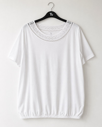 White crochet lace - tu,