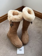 GENUINE UGG BOOTS W PLUMDALE