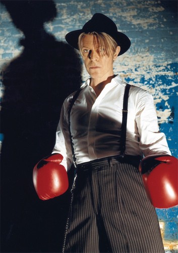David-Bowie-Serious-Moonlight-