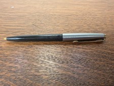 Vintage Black/Gold Parker 25
