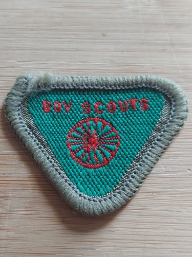 Scouting wolf cub - uk,
