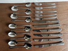 Oneida Community Stainless Steel 32 Piece Cutlery Set. #A11
