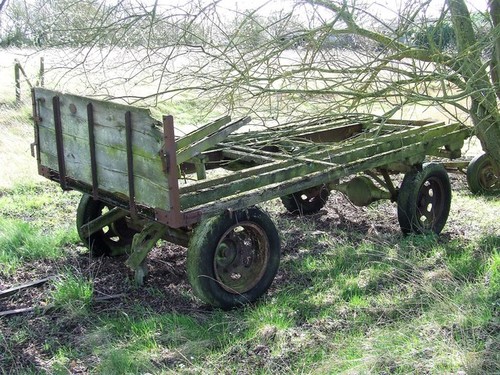 Photo 6x4 old wooden trailer - old,