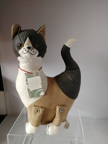 Dora designs cat - miss, prissy