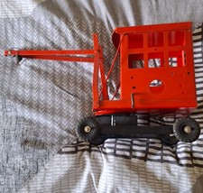 TRI-ANG VINTAGE METAL MOBILE