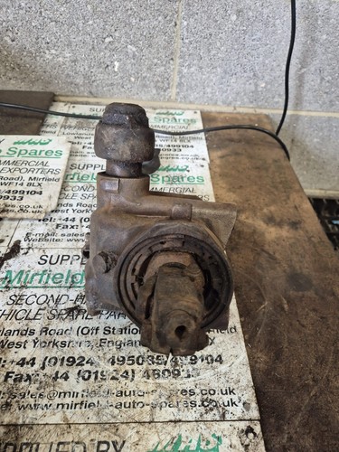 Mercedes w123 steering box - mercedes,