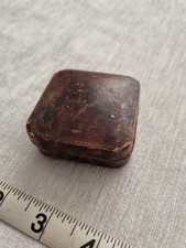 ANTIQUE VINTAGE LEATHER VELVET TOOLED JEWELLERY BROOCH DISPLAY BOX CASE BROWN