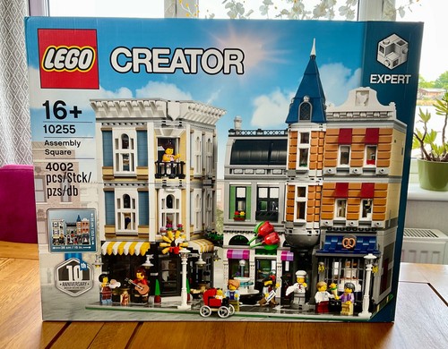Lego 10255 assembly - 10255, square