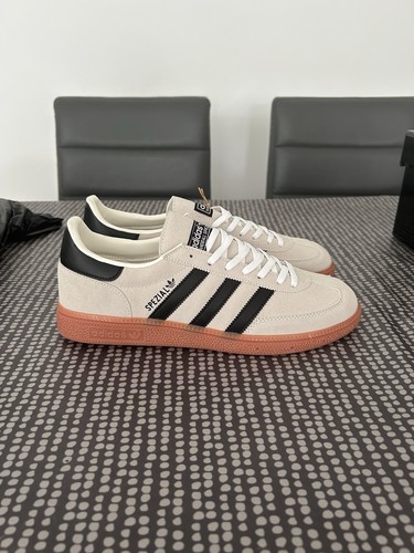 Cream and black suede - black,