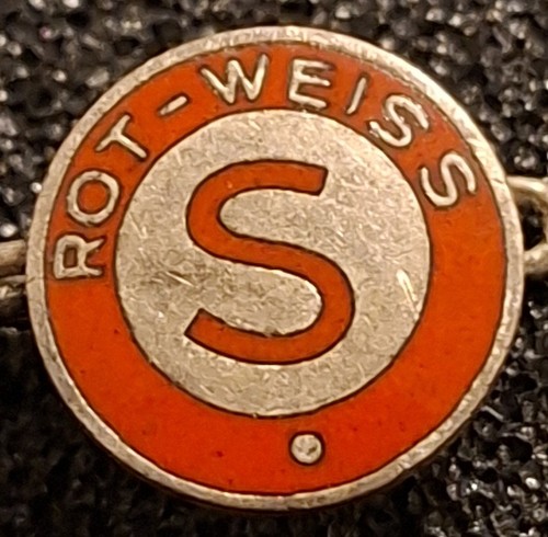 Red white steterburg football - red,