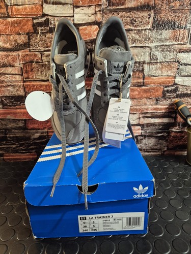 Adidas trainer size 5 new - la,