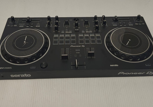 Pioneer channel dj - dj, 2-channel
