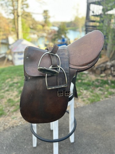 Antique dressage horse saddle - ,