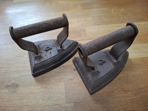 Pair vintage 4 - 4, cast