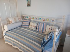 Daybed with mattress cream