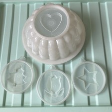 Tupperware Vintage White Jelly