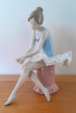 NAO SEATED BALLERINA 1179 AF, FINGERS BROKEN