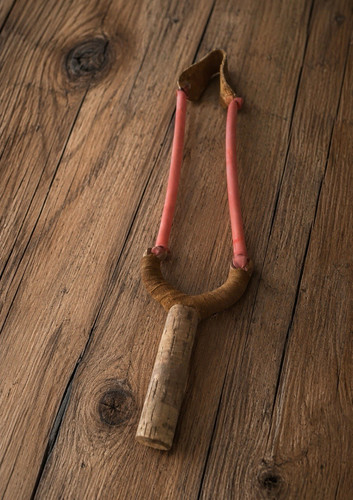 Wooden handheld catapult - wooden,