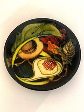 Moorcroft Queen's Choice Pin Dish by Emma Bossons 12cm Diameter [Second]