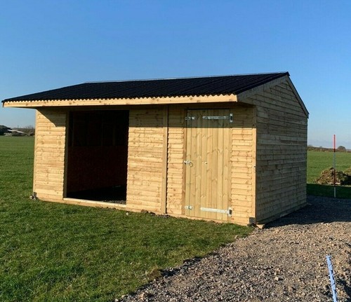 Field shelter with - field,