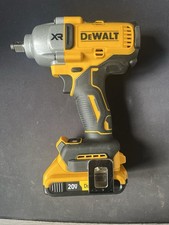 DeWALT DCF900 Impact Wrench 1/2 inch - With 20V DeWALT Battery