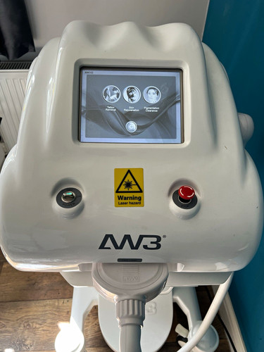Aw3 switched yag - q-switched,