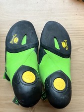Climbing Shoe: Vegan Skwarma (green) Size 37 (UK 4). Brand New/ Never Worn