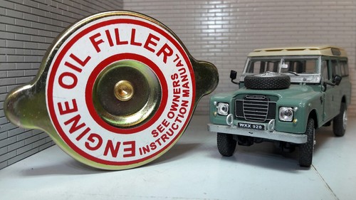Triumph engine oil filler - triumph,